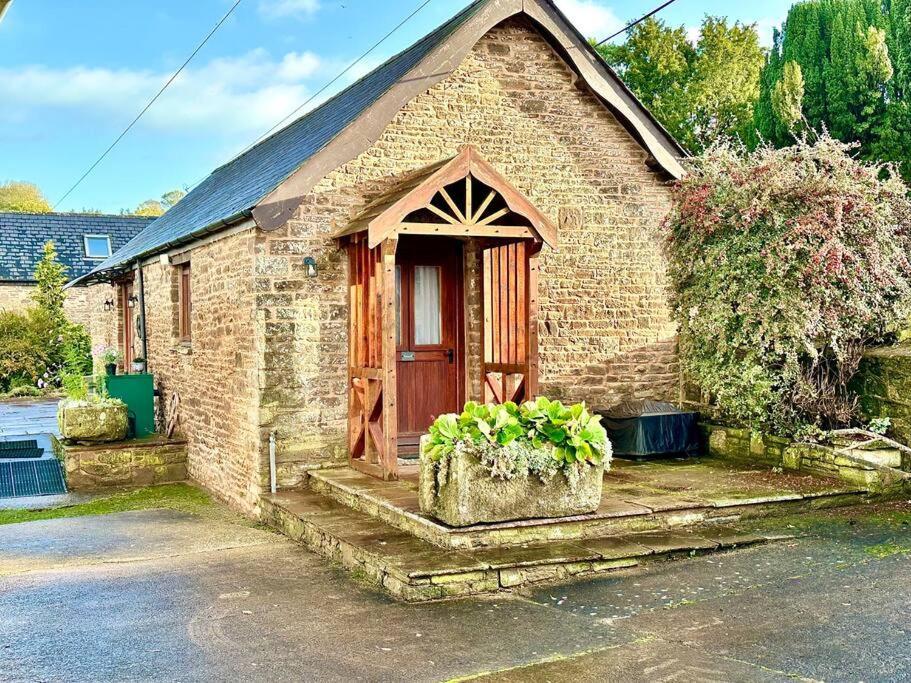 Llangwm-Isaf Detached One Level Stone Barn 빌라 외부 사진