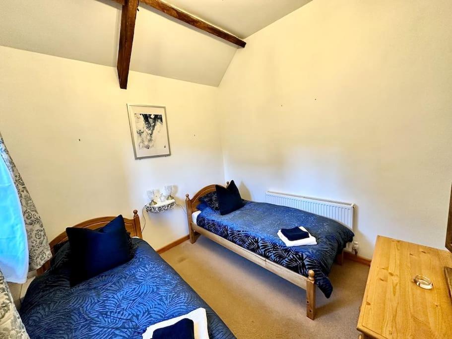 Llangwm-Isaf Detached One Level Stone Barn 빌라 외부 사진